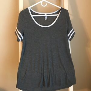 Lularoe Classic Tee